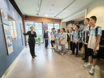 寻访红色基因  争做强国少年—— 无锡市南湖中学“荣毅仁纪念馆”研学活动