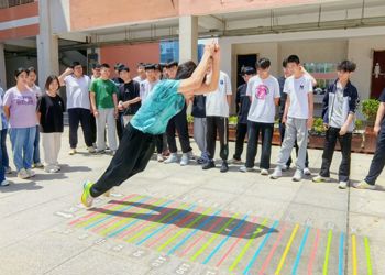 南湖中学：巧用微空间强体魄，精织游戏网促成长