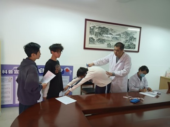 南湖中学：常见疾病监测进校园  共筑学生健康防护墙